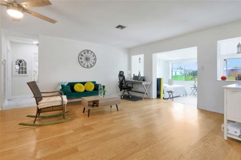 Casa en venta en North Port, Florida, 2 dormitorios, 128.58 m2 № 1909489 - foto 5