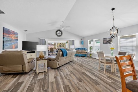Casa en venta en The Villages, Florida, 3 dormitorios, 168.06 m2 № 2386562 - foto 15