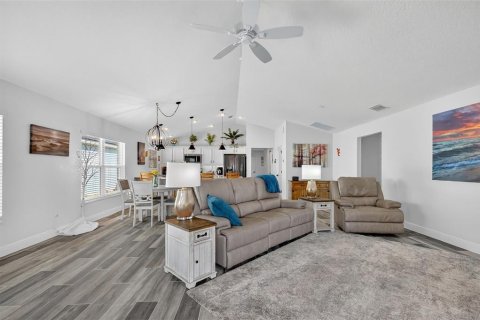 Casa en venta en The Villages, Florida, 3 dormitorios, 168.06 m2 № 2386562 - foto 17