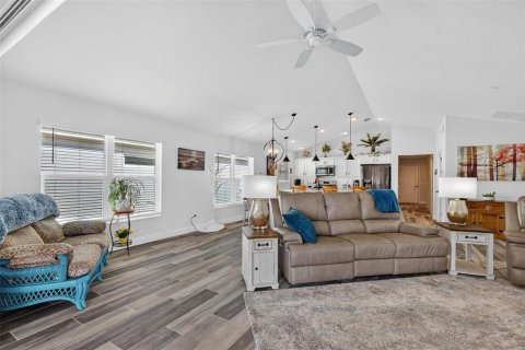 Casa en venta en The Villages, Florida, 3 dormitorios, 168.06 m2 № 2386562 - foto 18