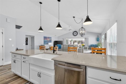 Casa en venta en The Villages, Florida, 3 dormitorios, 168.06 m2 № 2386562 - foto 12