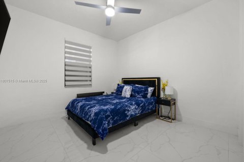 Casa en venta en Cape Coral, Florida, 3 dormitorios № 1874364 - foto 15