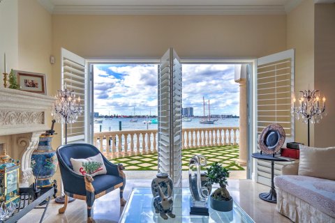 Villa ou maison à vendre à Riviera Beach, Floride: 4 chambres, 374.77 m2 № 2192823 - photo 11