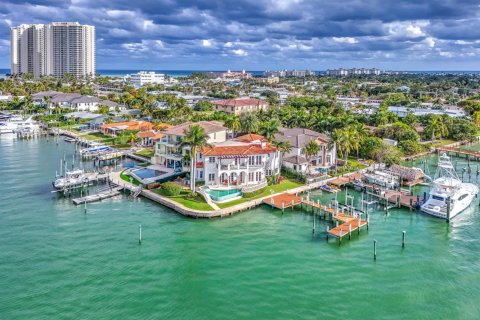 Villa ou maison à vendre à Riviera Beach, Floride: 4 chambres, 374.77 m2 № 2192823 - photo 2