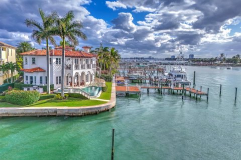 Villa ou maison à Riviera Beach, Floride 4 chambres, 374.77 m2 № 2192823