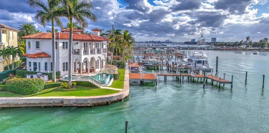 Villa ou maison à Riviera Beach, Floride 4 chambres, 374.77 m2 № 2192823