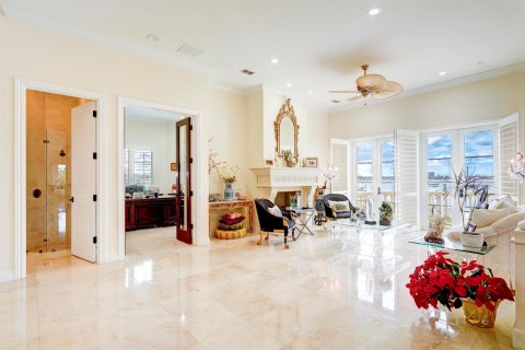 Villa ou maison à vendre à Riviera Beach, Floride: 4 chambres, 374.77 m2 № 2192823 - photo 6