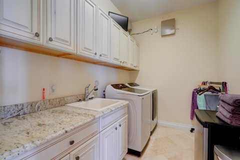Villa ou maison à vendre à Riviera Beach, Floride: 4 chambres, 374.77 m2 № 2192823 - photo 23