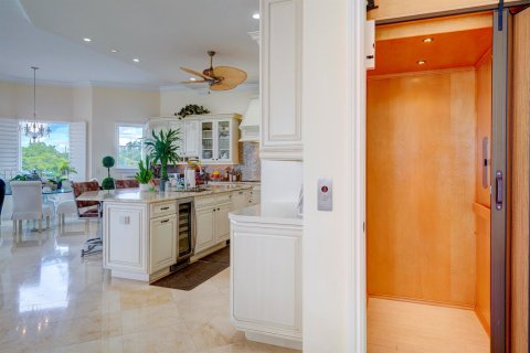 Villa ou maison à vendre à Riviera Beach, Floride: 4 chambres, 374.77 m2 № 2192823 - photo 12