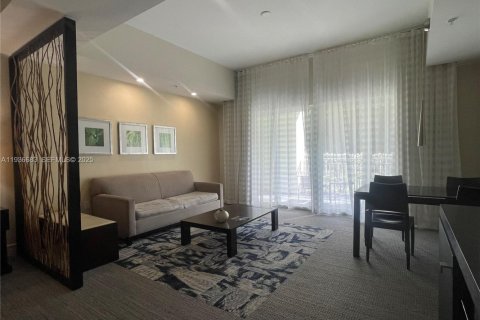 Купить кондоминиум в Дорал, Флорида 1 спальня, 65.5м2, № 2053380 - фото 10