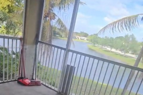 Condominio en Tamarac, Florida, 2 dormitorios  № 2076110