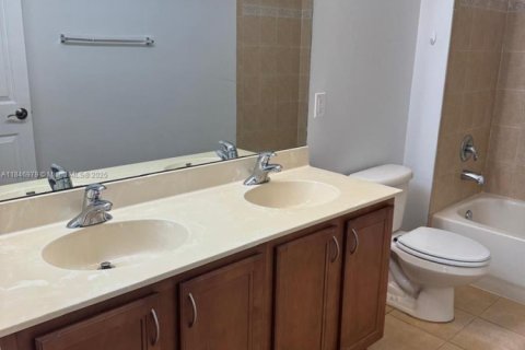 Condominio en alquiler en West Palm Beach, Florida, 3 dormitorios, 135.17 m2 № 1845498 - foto 16
