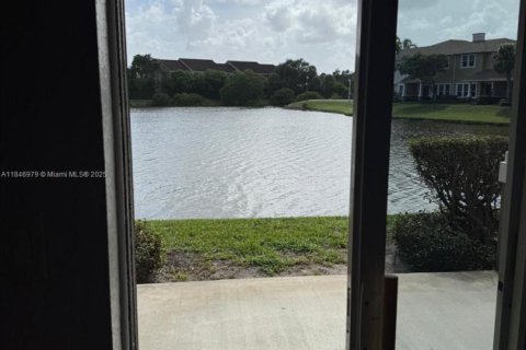 Condominio en alquiler en West Palm Beach, Florida, 3 dormitorios, 135.17 m2 № 1845498 - foto 6