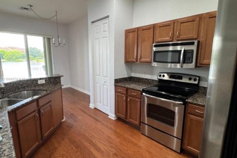 Condominio en alquiler en West Palm Beach, Florida, 3 dormitorios, 135.17 m2 № 1845498 - foto 5