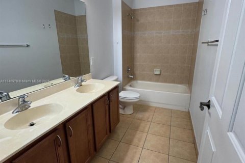 Condominio en alquiler en West Palm Beach, Florida, 3 dormitorios, 135.17 m2 № 1845498 - foto 15