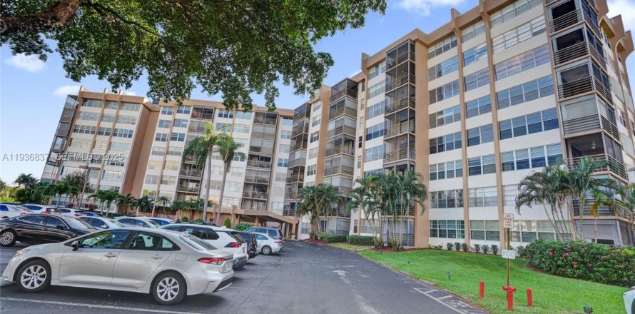 Condo in Pembroke Pines, Florida, 1 bedroom  № 1994957