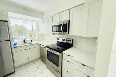 Copropriété à louer à Miami, Floride: 3 chambres, 117.61 m2 № 2171309 - photo 10