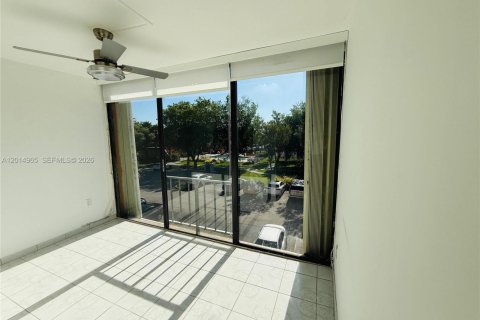Copropriété à louer à Miami, Floride: 3 chambres, 117.61 m2 № 2171309 - photo 6