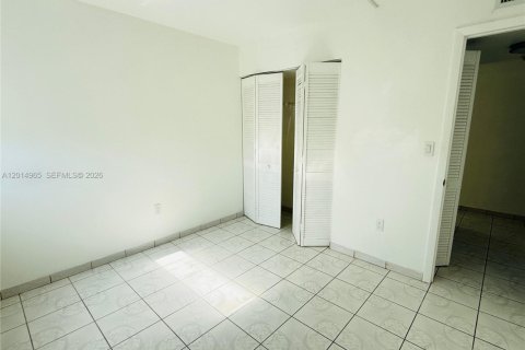 Copropriété à louer à Miami, Floride: 3 chambres, 117.61 m2 № 2171309 - photo 17