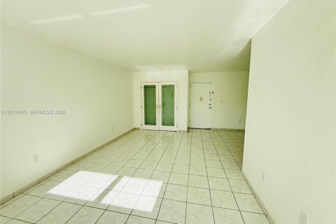 Copropriété à louer à Miami, Floride: 3 chambres, 117.61 m2 № 2171309 - photo 3