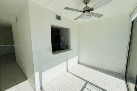 Copropriété à louer à Miami, Floride: 3 chambres, 117.61 m2 № 2171309 - photo 7