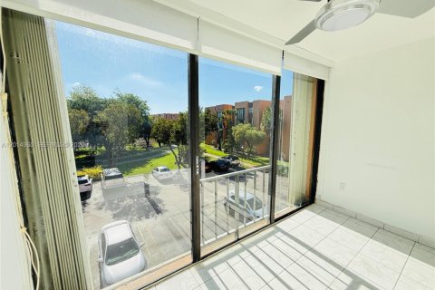 Copropriété à louer à Miami, Floride: 3 chambres, 117.61 m2 № 2171309 - photo 5