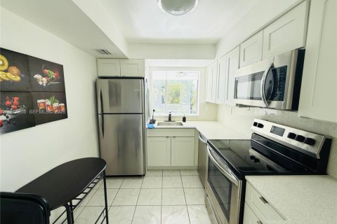 Copropriété à louer à Miami, Floride: 3 chambres, 117.61 m2 № 2171309 - photo 8