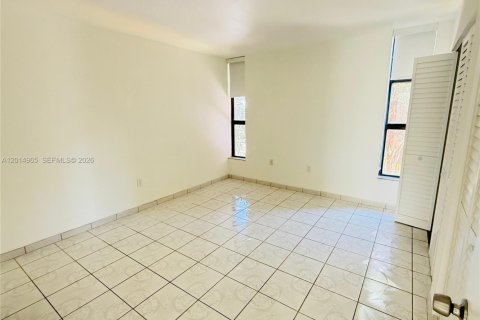 Copropriété à louer à Miami, Floride: 3 chambres, 117.61 m2 № 2171309 - photo 12