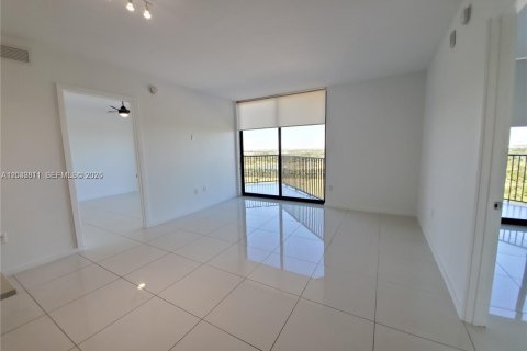 Condo in Doral, Florida, 2 bedrooms № 2087156 - photo 8
