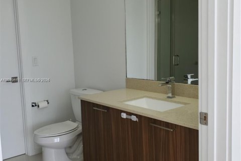 Condo in Doral, Florida, 2 bedrooms № 2087156 - photo 27