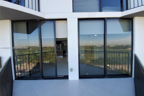 Condo in Doral, Florida, 2 bedrooms № 2087156 - photo 28