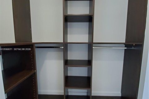 Condo in Doral, Florida, 2 bedrooms № 2087156 - photo 19
