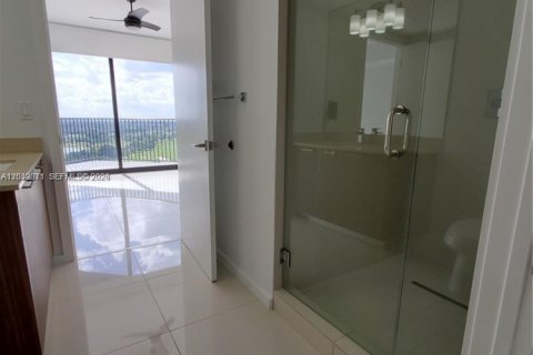 Condo in Doral, Florida, 2 bedrooms № 2087156 - photo 26