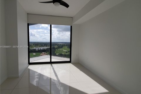 Condo in Doral, Florida, 2 bedrooms № 2087156 - photo 22