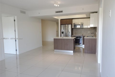 Condo in Doral, Florida, 2 bedrooms № 2087156 - photo 12