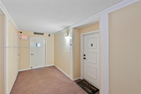 Copropriété à vendre à Weston, Floride: 2 chambres, 102.75 m2 № 2023519 - photo 5