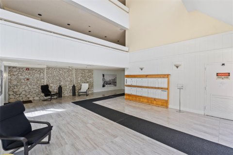 Copropriété à vendre à Weston, Floride: 2 chambres, 102.75 m2 № 2023519 - photo 3