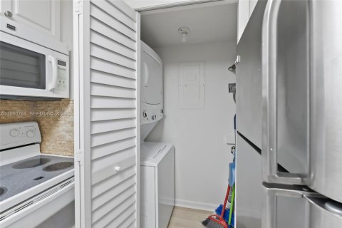 Copropriété à vendre à Weston, Floride: 2 chambres, 102.75 m2 № 2023519 - photo 13