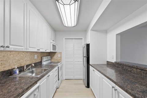 Copropriété à vendre à Weston, Floride: 2 chambres, 102.75 m2 № 2023519 - photo 12