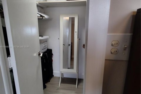 Condominio en venta en Pompano Beach, Florida, 2 dormitorios, 78.97 m2 № 2053167 - foto 17