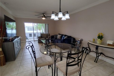 Condominio en venta en Pompano Beach, Florida, 2 dormitorios, 78.97 m2 № 2053167 - foto 9