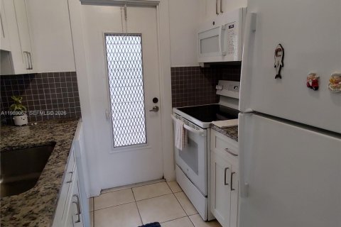 Condominio en venta en Pompano Beach, Florida, 2 dormitorios, 78.97 m2 № 2053167 - foto 5