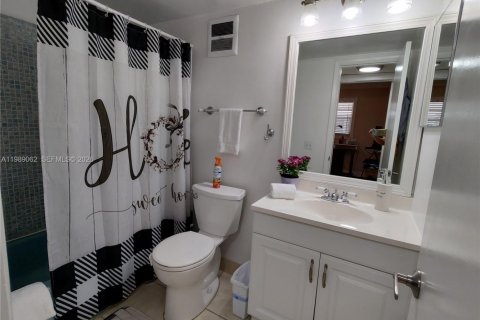 Condominio en venta en Pompano Beach, Florida, 2 dormitorios, 78.97 m2 № 2053167 - foto 21