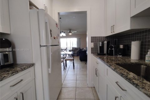 Condominio en venta en Pompano Beach, Florida, 2 dormitorios, 78.97 m2 № 2053167 - foto 7