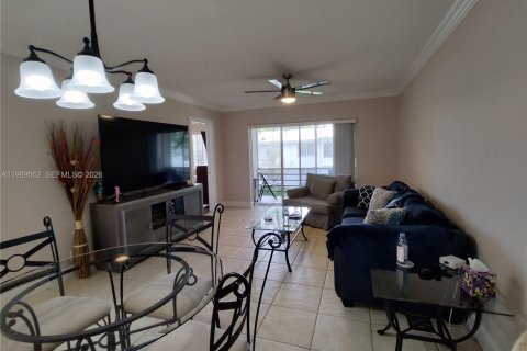 Condominio en venta en Pompano Beach, Florida, 2 dormitorios, 78.97 m2 № 2053167 - foto 8
