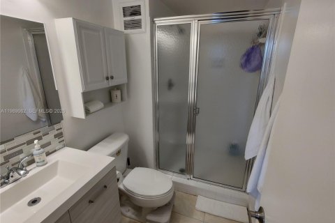 Condominio en venta en Pompano Beach, Florida, 2 dormitorios, 78.97 m2 № 2053167 - foto 18