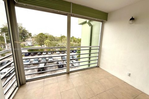 Купить кондоминиум в Холливуд, Флорида 1 спальня, 72.46м2, № 2005913 - фото 11