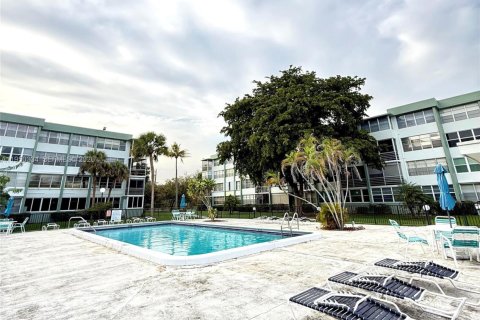 Купить кондоминиум в Холливуд, Флорида 1 спальня, 72.46м2, № 2005913 - фото 16