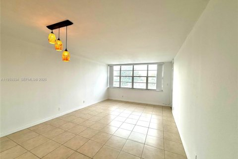 Купить кондоминиум в Холливуд, Флорида 1 спальня, 72.46м2, № 2005913 - фото 10