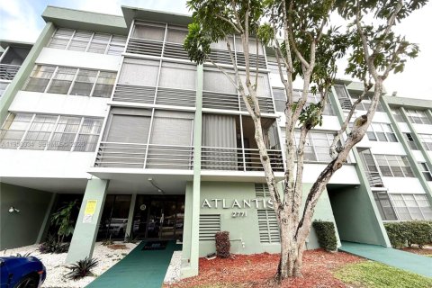 Купить кондоминиум в Холливуд, Флорида 1 спальня, 72.46м2, № 2005913 - фото 2